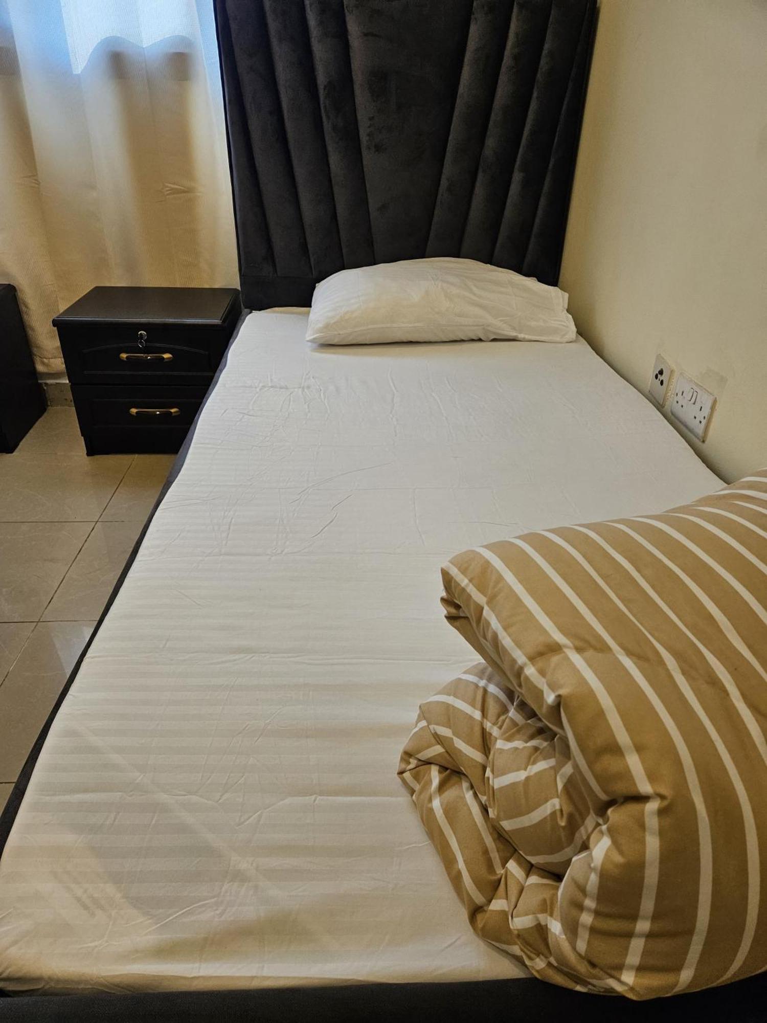 Hostel Paradiso Backpackers Nest Abu Dhabi