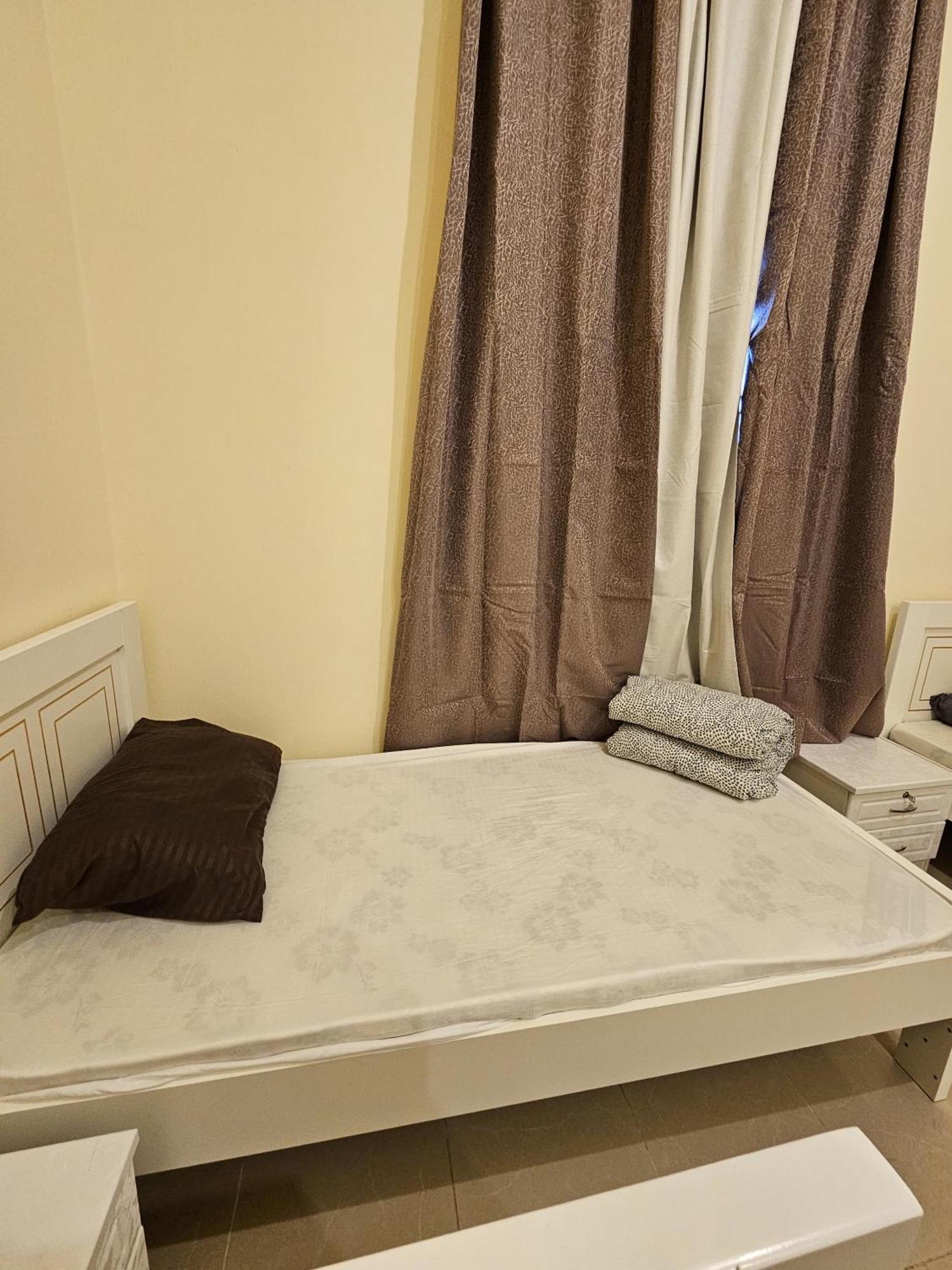 Paradiso Backpackers Nest * Abu Dhabi